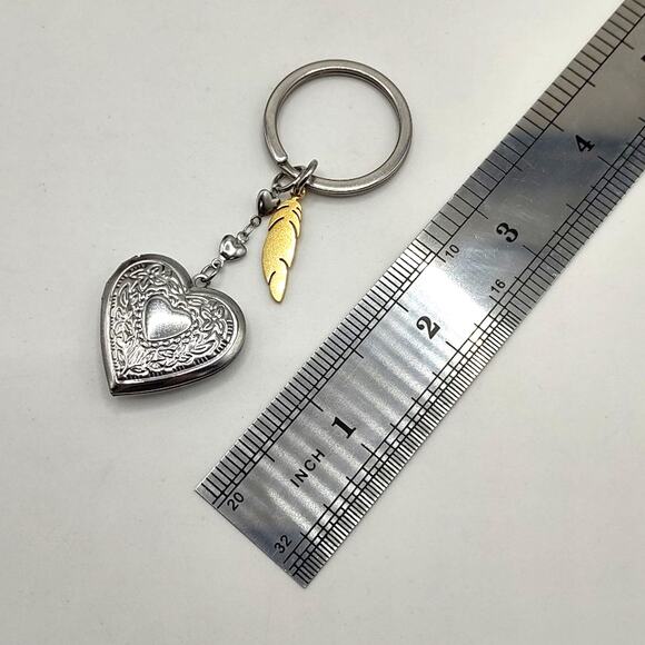 Stainless Heart Locket Keychain Vintage Feather Anniversary Birthday Gift NEW! - Picture 5 of 6